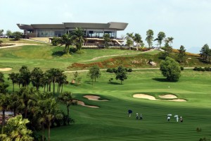 Tòa nhà câu lạc bô của sân golf Chi Linh star