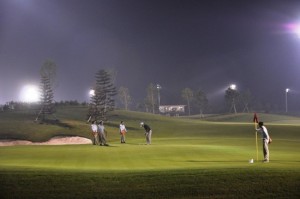 Buổi tối ở sân tập Golf GB Driving Range