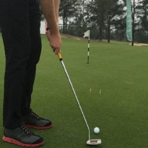 Bật mí kỹ thuật gạt bóng golf hiệu quả đơn giản