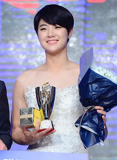 Nữ golfer trẻ Hàn QUốc vươn lên vị trí đứng đầu BXH Rolex World Ranking